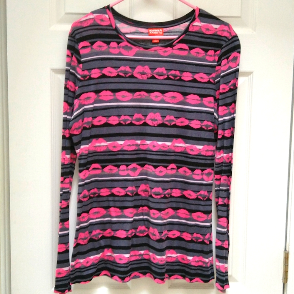 Kirna Zabete pink and grey lipstick prints long sleeve